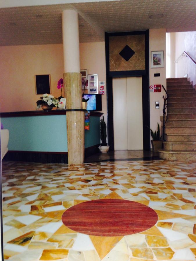 Hotel Lazzarini Bellaria-Igea Marina Eksteriør bilde