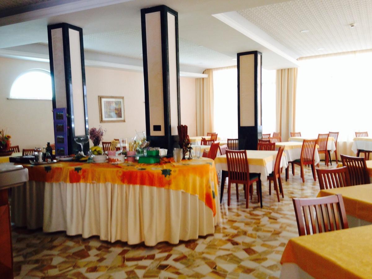 Hotel Lazzarini Bellaria-Igea Marina Eksteriør bilde